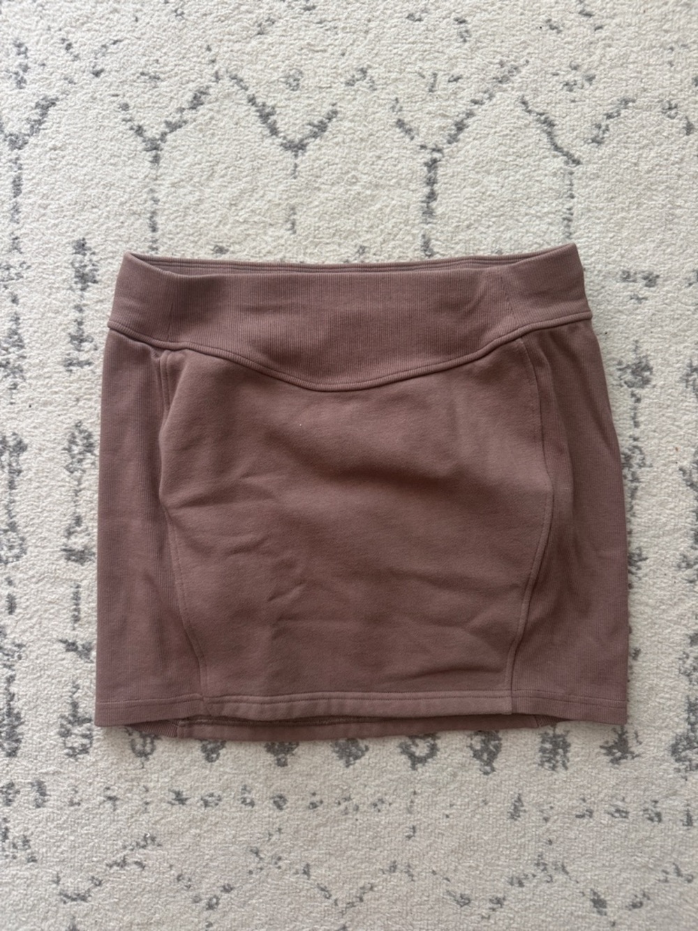 lululemon athletica mauve-brown pull-on mini skirt